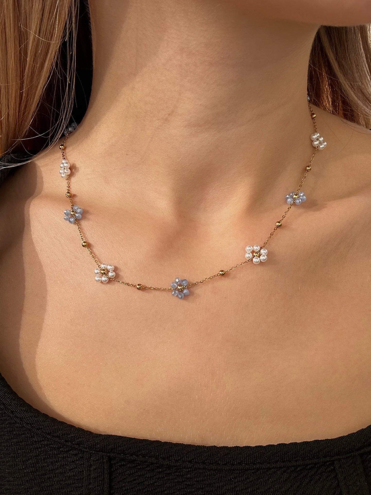 Collier fleur bleu