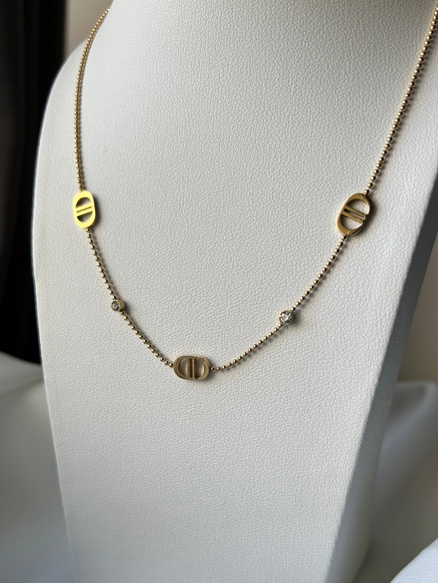 Collier Sidney